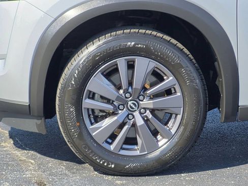 Used 2023 Nissan Pathfinder SV w/ SV Premium Package AWD/4WD image 9