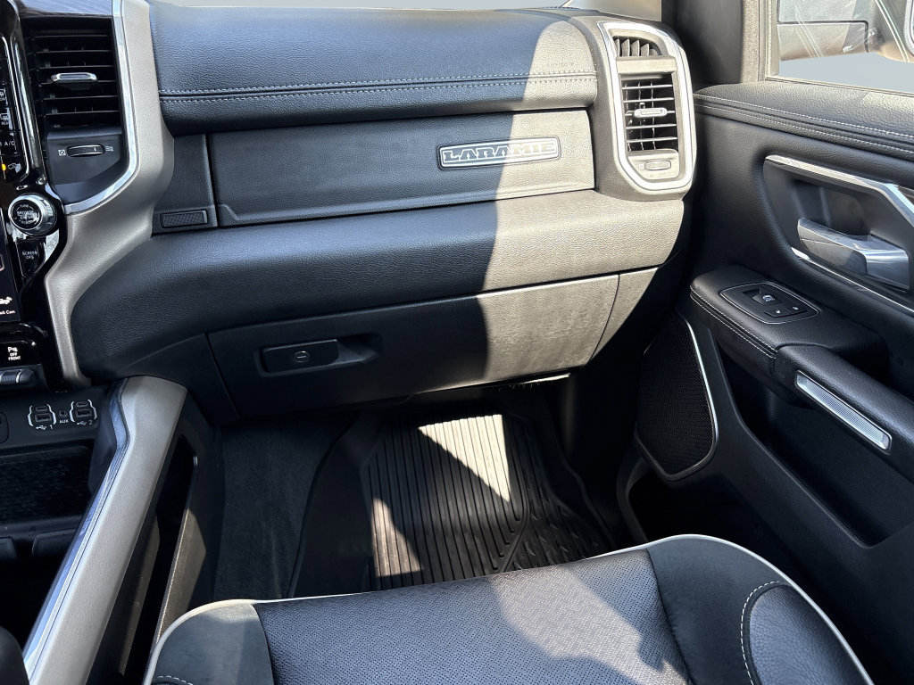 Used 2019 RAM 1500 Laramie AWD/4WD image 16