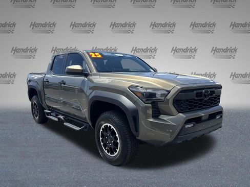 Used 2025 Toyota Tacoma TRD Off-Road AWD/4WD image 2