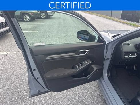 Used 2023 Honda Civic Sport image 9
