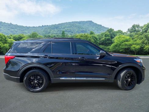 Used 2022 Ford Explorer XLT w/ Class IV Trailer Tow Package RWD image 26