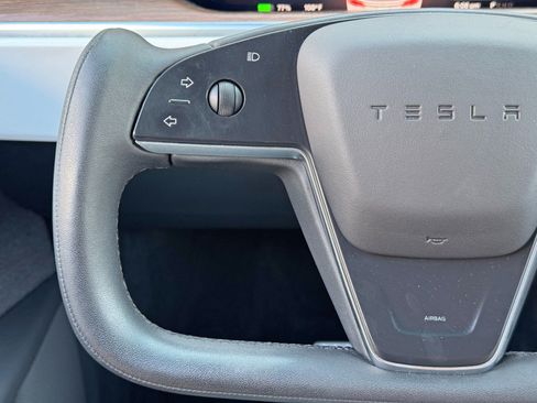 Used 2022 Tesla Model X AWD/4WD image 19