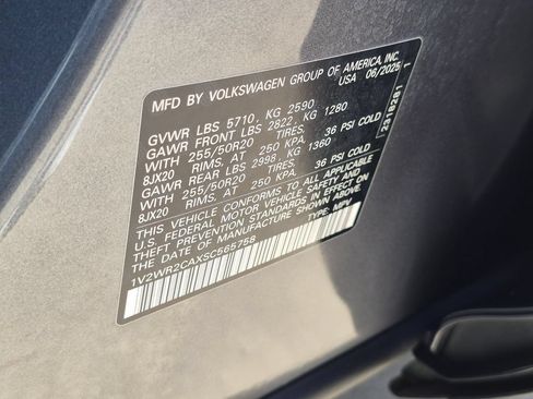 Used 2025 Volkswagen Atlas SE FWD image 36