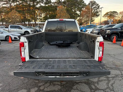 Used 2019 Ford F250 Lariat w/ Chrome Package image 9