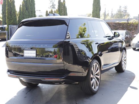 New 2025 Land Rover Range Rover SE AWD/4WD image 6