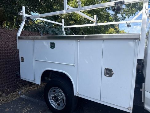 Used 2019 Ford F250 XL w/ XL Value Package AWD/4WD image 2