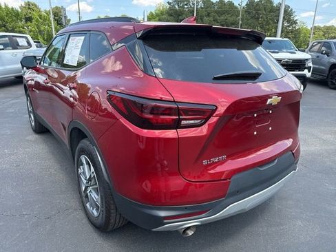 Used 2024 Chevrolet Blazer LT w/ Convenience Package FWD image 3