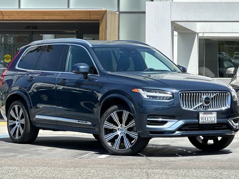 Certified 2023 Volvo XC90 T8 Ultimate AWD/4WD image 2