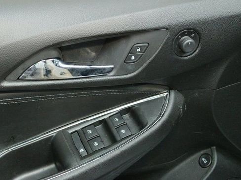 Used 2018 Chevrolet Cruze Premier image 16