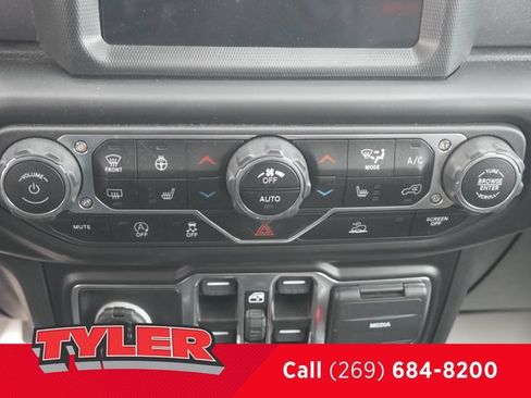 Used 2022 Jeep Gladiator Mojave w/ Cold Weather Group AWD/4WD image 29