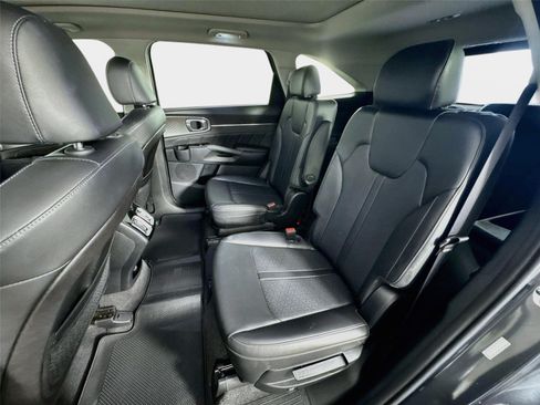 Certified 2023 Kia Sorento SX FWD image 23