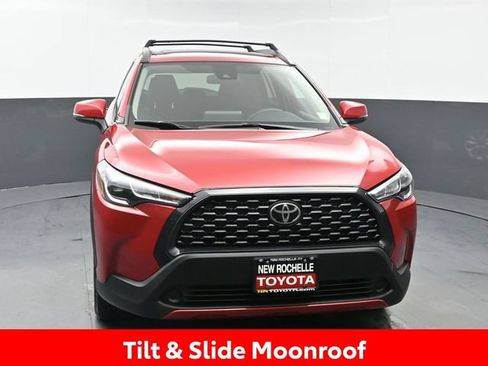 Certified 2022 Toyota Corolla Cross LE w/ Moonroof Package AWD/4WD image 11