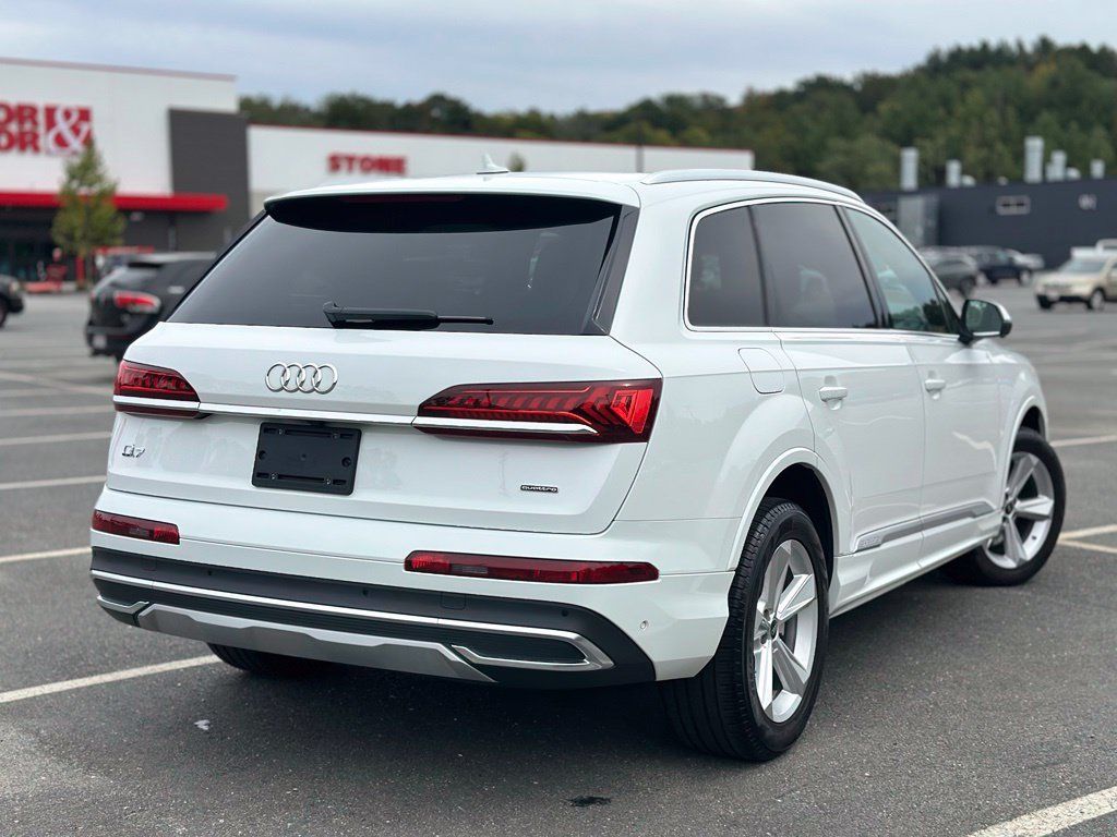 Used 2023 Audi Q7 2.0T Premium w/ Convenience Package AWD/4WD image 7