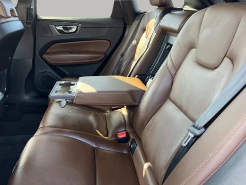 Used 2023 Volvo XC60 B5 Ultimate image 27