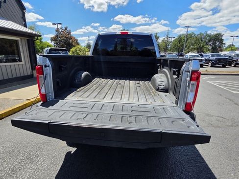 Used 2017 Ford F350 Lariat w/ Lariat Value Package AWD/4WD image 8