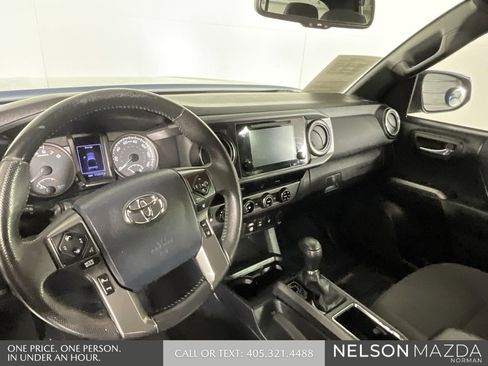 Used 2018 Toyota Tacoma TRD Off-Road image 31