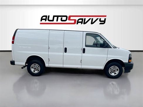 Used 2024 GMC Savana 2500 w/ Driver Convenience Package image 8