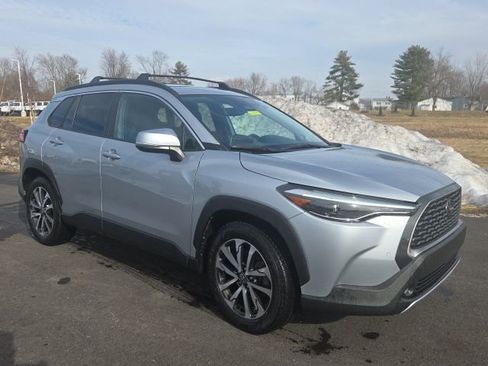 Used 2024 Toyota Corolla Cross XLE w/ Convenience Package image 1