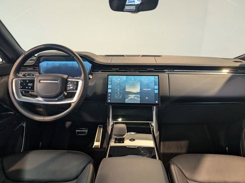 Used 2024 Land Rover Range Rover Long Wheelbase SE image 15