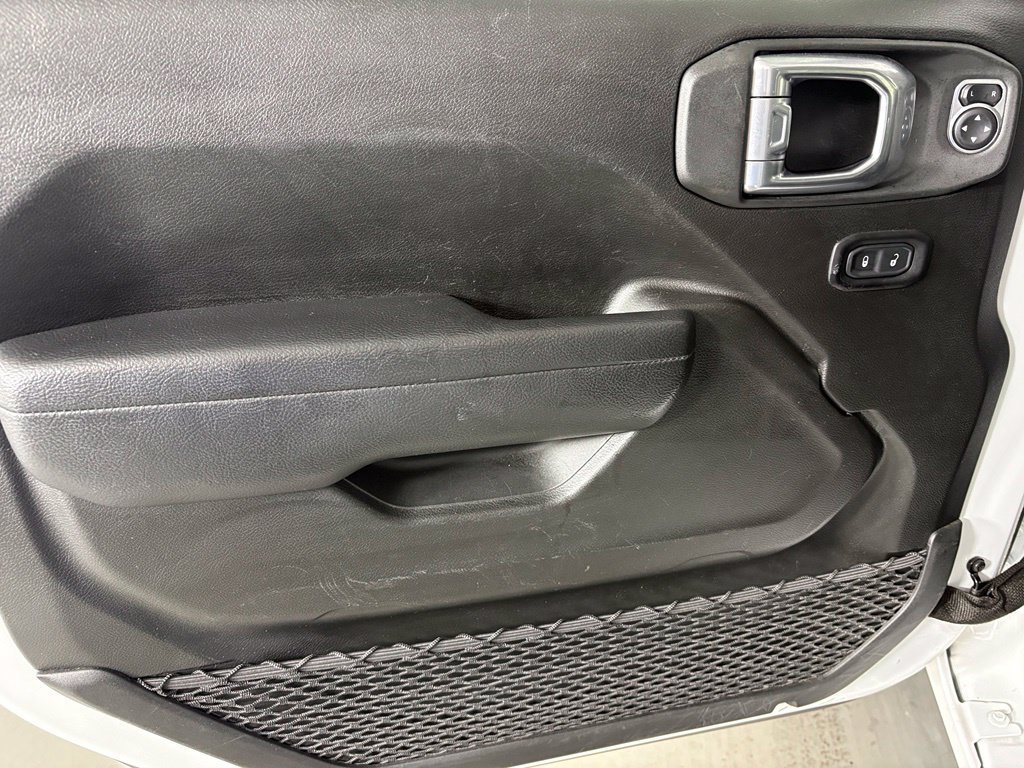 Used 2025 Jeep Wrangler Unlimited Sport AWD/4WD image 14