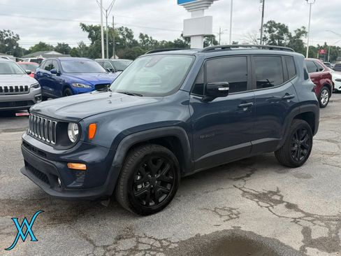 Used 2023 Jeep Renegade Altitude AWD/4WD image 3