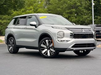 Used 2025 Mitsubishi Outlander SE FWD video 2