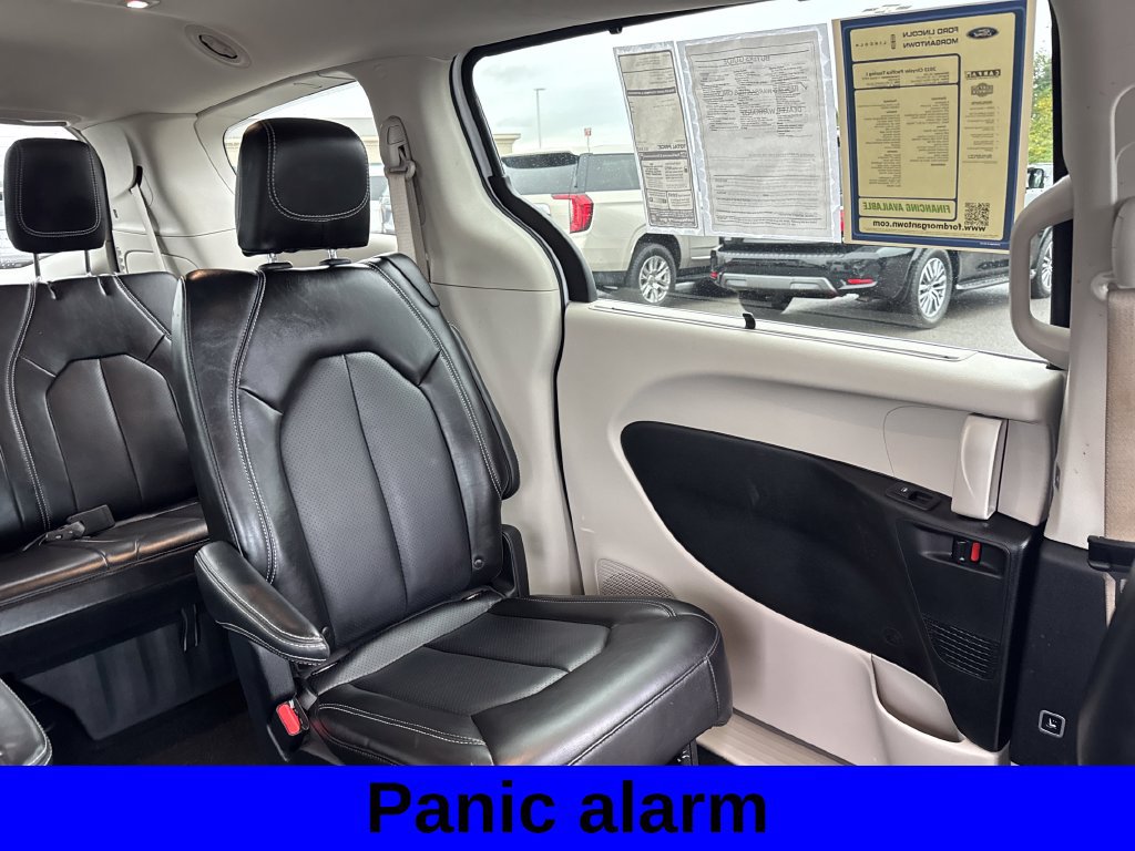Used 2023 Chrysler Pacifica Touring-L FWD image 15