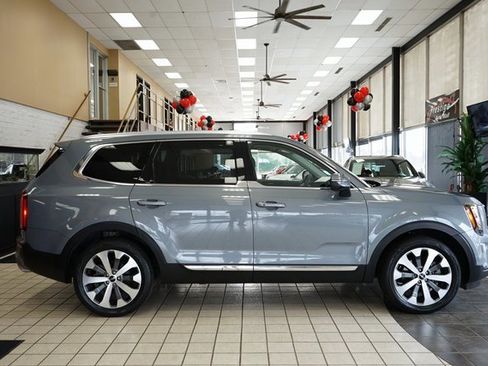 Used 2022 Kia Telluride EX w/ EX Premium Package image 19