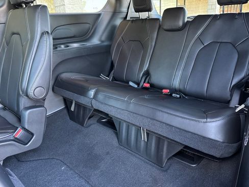 New 2026 Chrysler Pacifica Select w/ S Appearance Package image 14