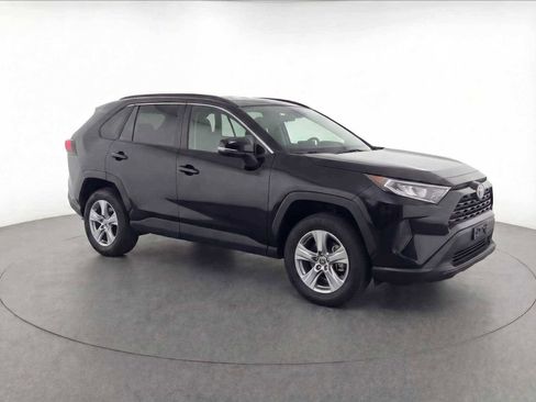 Used 2025 Toyota RAV4 XLE image 3