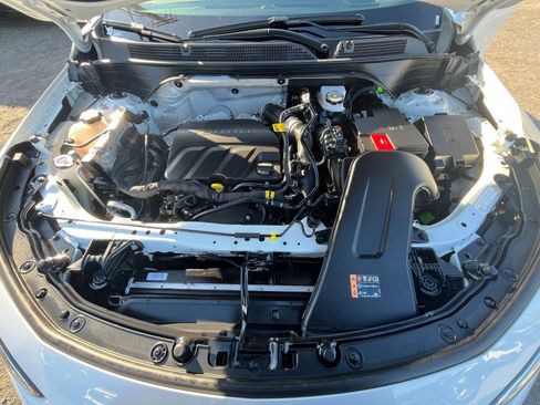 Used 2025 Buick Envista Sport Touring image 31