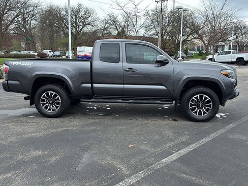 Used 2023 Toyota Tacoma TRD Sport w/ Black Out Package (TMS) AWD/4WD image 10