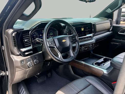 Used 2025 Chevrolet Silverado 3500 High Country w/ High Country Premium Package AWD/4WD image 18