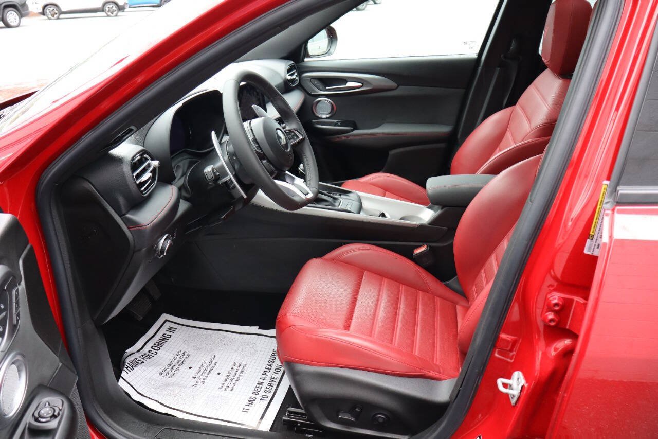 Used 2024 Dodge Hornet R/T Plus w/ R/T Blacktop Package AWD/4WD image 9