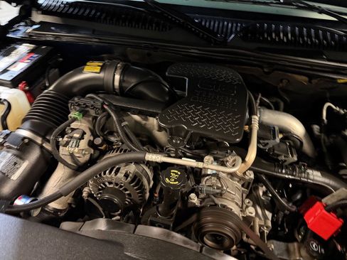 Used 2006 Chevrolet Silverado 2500 LT w/ Heavy-Duty Power Package AWD/4WD image 47
