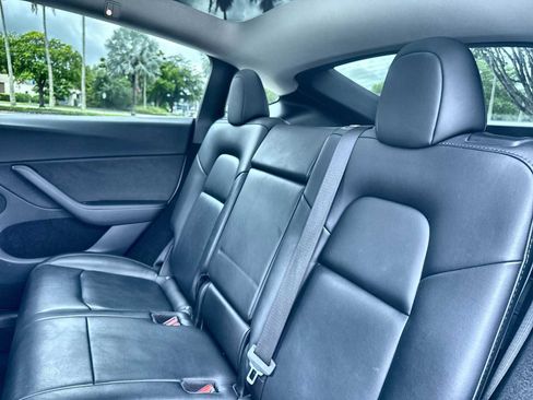 Used 2023 Tesla Model Y Performance AWD/4WD image 22