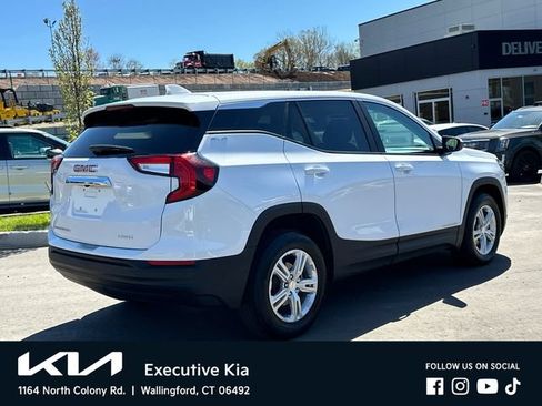 Used 2024 GMC Terrain SLE AWD/4WD image 4