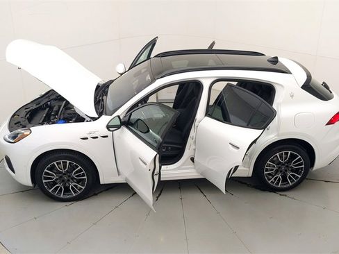 Used 2024 Maserati Grecale GT image 35