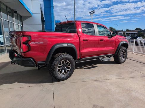 Used 2026 Chevrolet Colorado ZR2 w/ Technology Package AWD/4WD image 7
