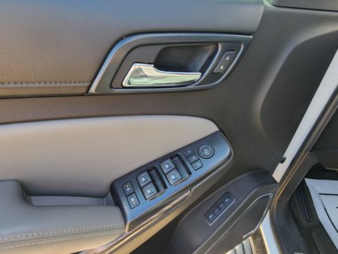 Used 2015 Chevrolet Tahoe LT w/ Luxury Package AWD/4WD image 12