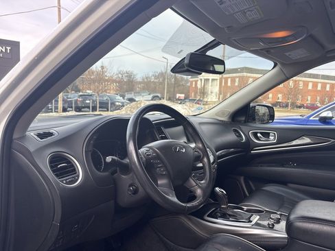 Used 2019 INFINITI QX60 Luxe w/ Essential Package image 3