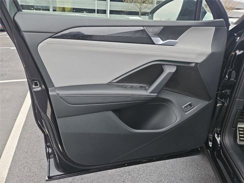 New 2026 Volkswagen Tiguan SE R-Line image 12