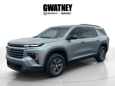 Used 2024 Chevrolet Traverse LT w/ Enhanced Driving Package FWD image 8
