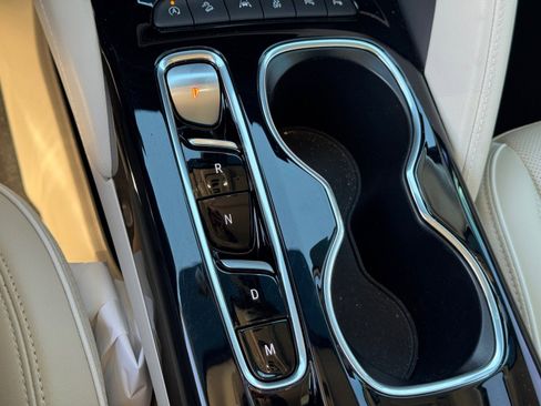 Used 2023 Buick Envision Avenir image 30