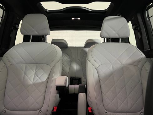 Used 2025 BMW X7 xDrive40i image 32