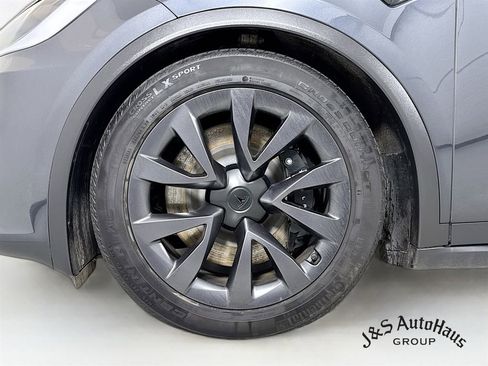 Used 2024 Tesla Model X image 39