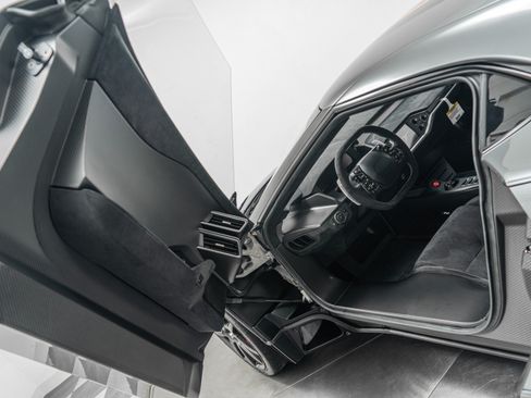 Used 2019 Ford GT RWD image 52