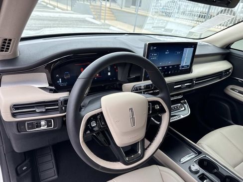 New 2026 Lincoln Corsair Premiere image 32