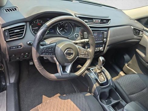 Used 2018 Nissan Rogue SV AWD/4WD image 16