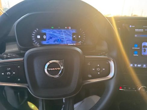 Used 2024 Volvo XC40 B5 Plus AWD/4WD image 13